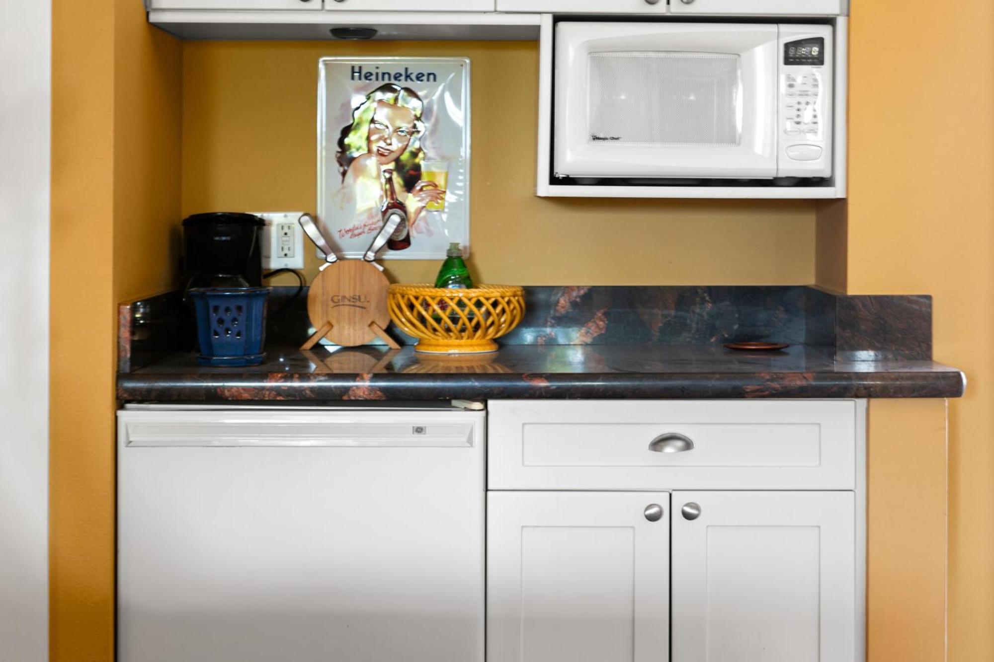 Studio With Mini Kitchen, Pool And Bbq, Pre-Renovation Summer Sale Kihei Exteriör bild